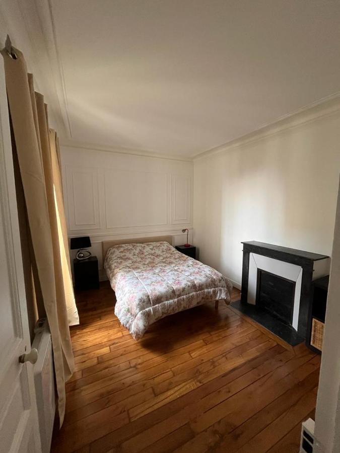 Cosy Appartement Paris A Deux Pas Courbevoie Luaran gambar
